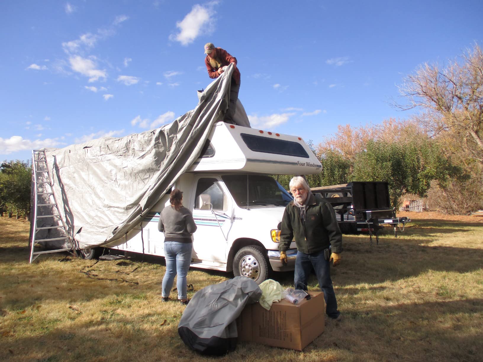 The difference between 600D Oxford cloth and 7-layer non-woven RV cove ...